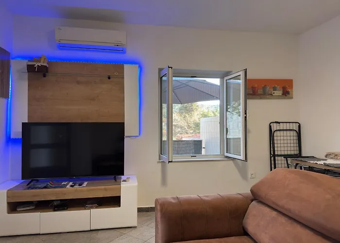 Cosy Apartment Close To Lapad Promenade And Beach