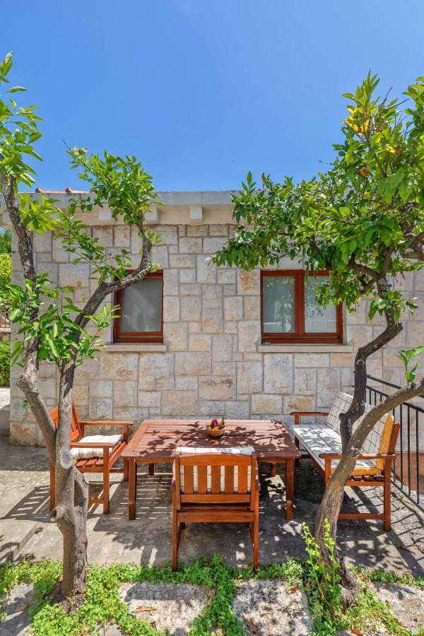 Cosy Close To Lapad Promenade And Apartment