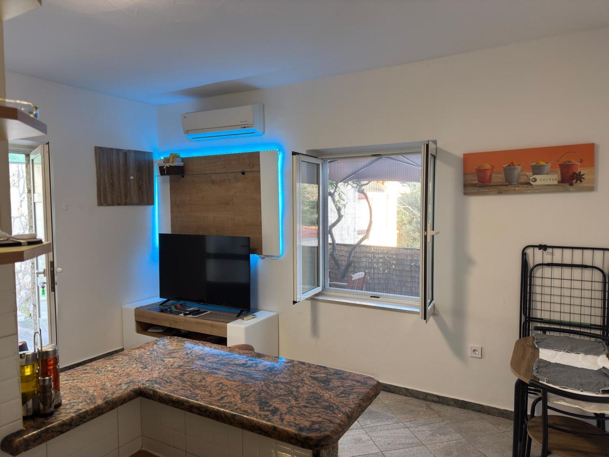 Cosy Close To Lapad Promenade And Apartment
