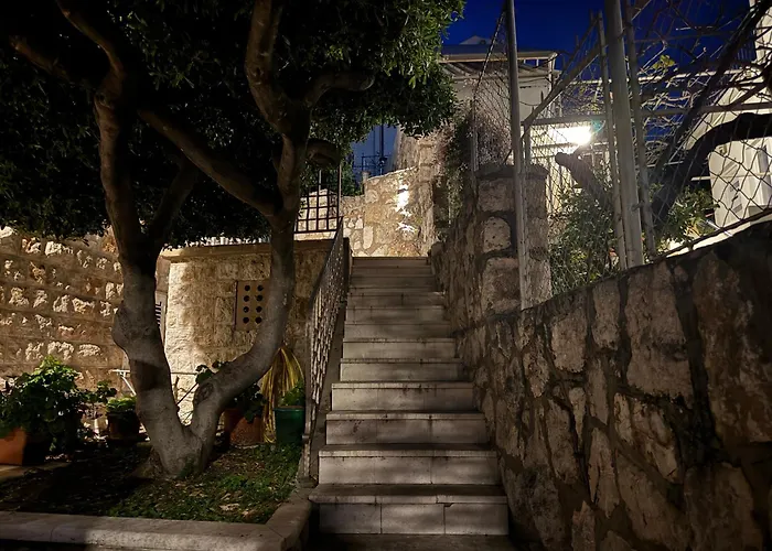 Cosy Apartment Close To Lapad Promenade And Beach